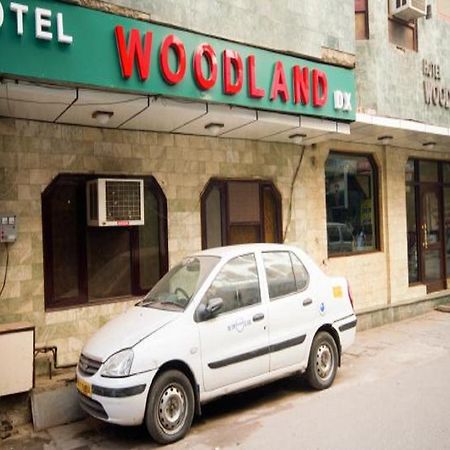 Hotel Woodland Deluxe New Delhi Exteriör bild