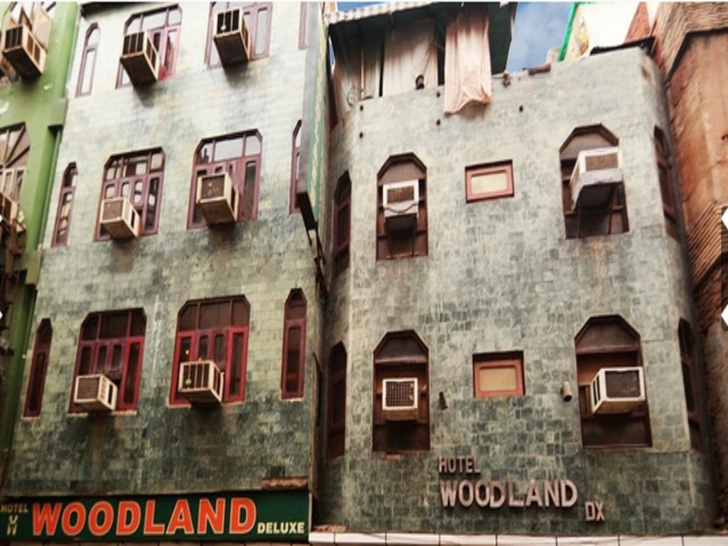 Hotel Woodland Deluxe New Delhi Exteriör bild