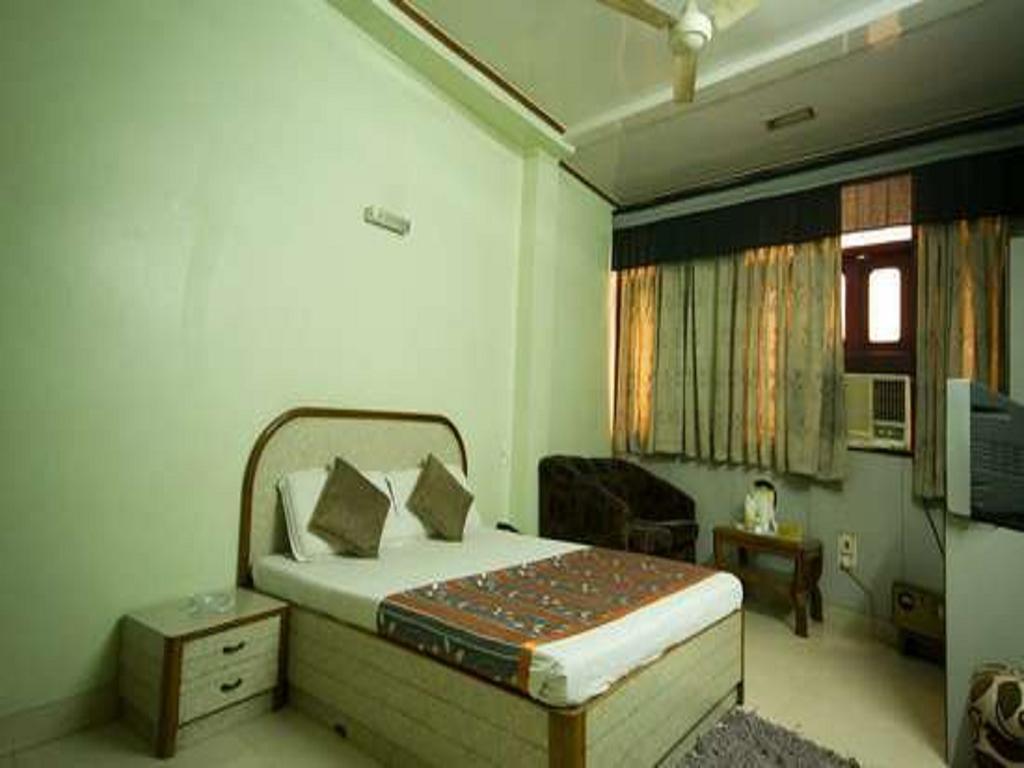 Hotel Woodland Deluxe New Delhi Rum bild
