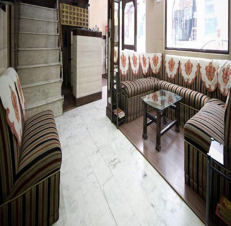 Hotel Woodland Deluxe New Delhi Exteriör bild