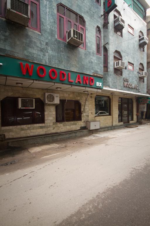 Hotel Woodland Deluxe New Delhi Exteriör bild