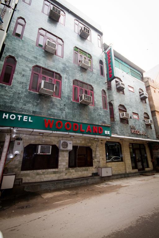 Hotel Woodland Deluxe New Delhi Exteriör bild