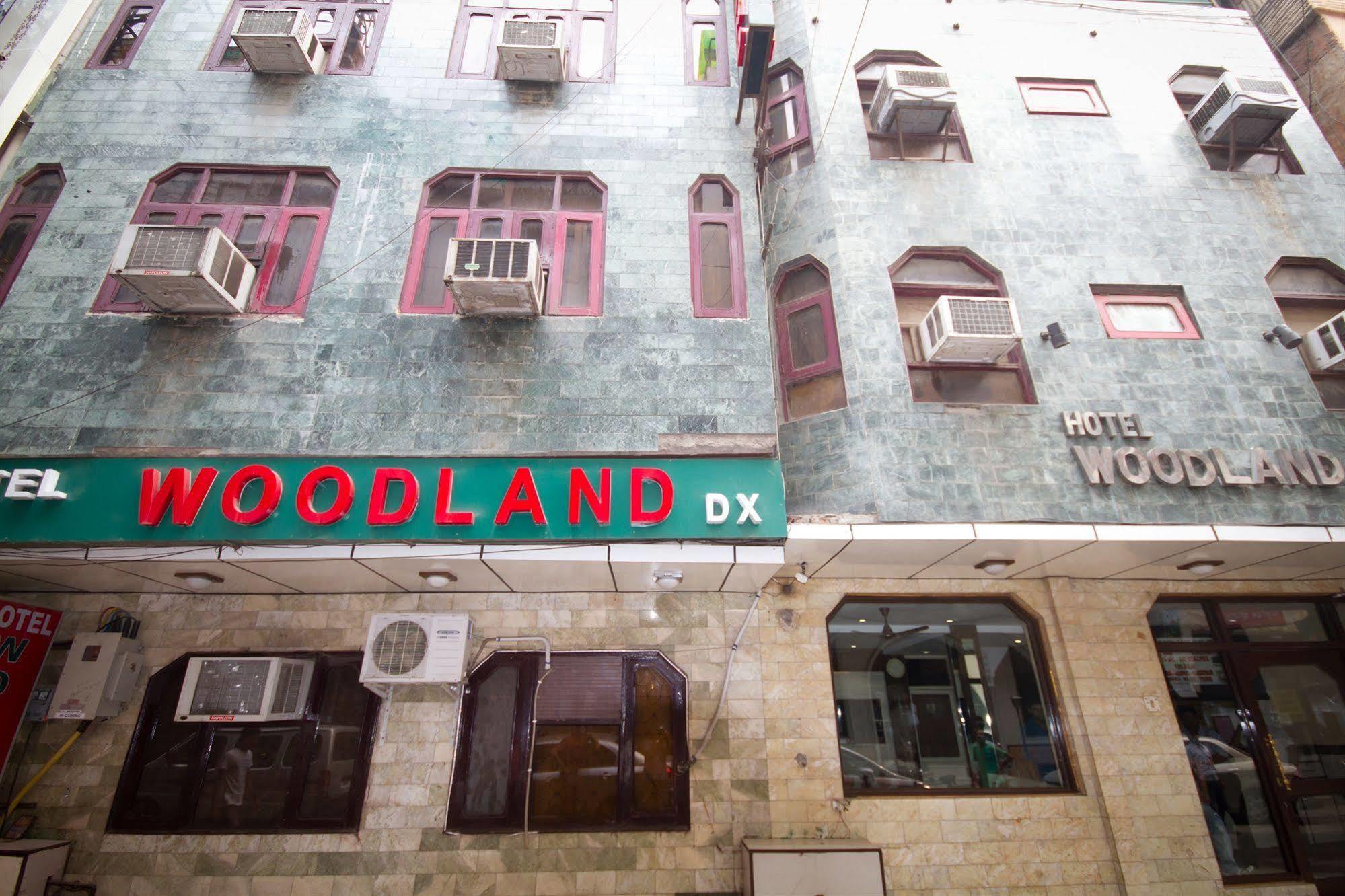 Hotel Woodland Deluxe New Delhi Exteriör bild