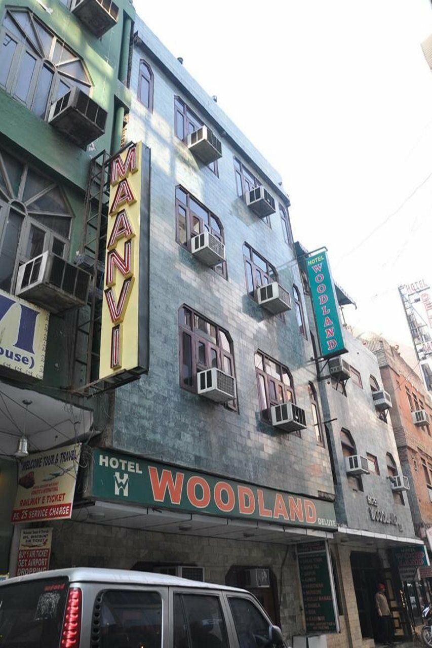 Hotel Woodland Deluxe New Delhi Exteriör bild